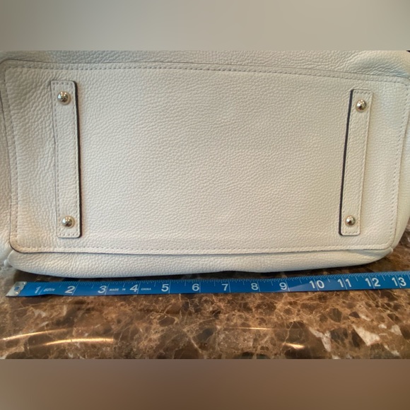 BEAUTIFUL DOONEY TOTE & SILK SCARF! - Picture 5 of 11